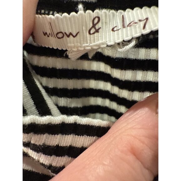 Willow & Clay Striped Black & White Cowl Neck Top With Side Lace-Up  Size Small - Picture 4 of 6